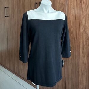 NWT. Colourblock Yoke Tunic Size Medium